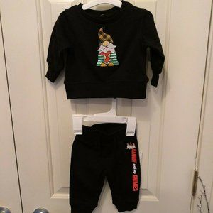 Well-Worn 0-3 Months Gnome "Hanging With My Gnomes" Black SWEAT SUIT